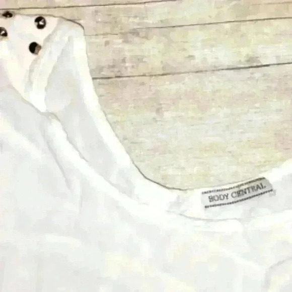 BODY CENTRAL Hi/Low WHITE Cotton OPEN FLAP BACK Top Lightweight shirt size Sm - Picture 7 of 7